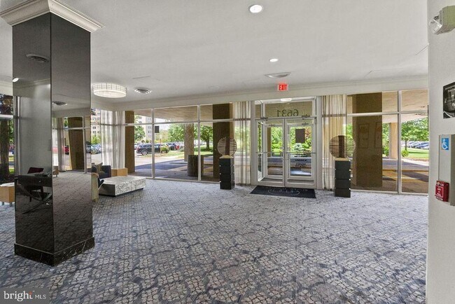 Foto del edificio - 6631 Wakefield Dr