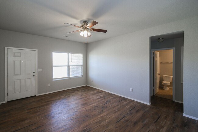 Foto del edificio - Stunning 4 Bed 2 Bath Home in Elkins