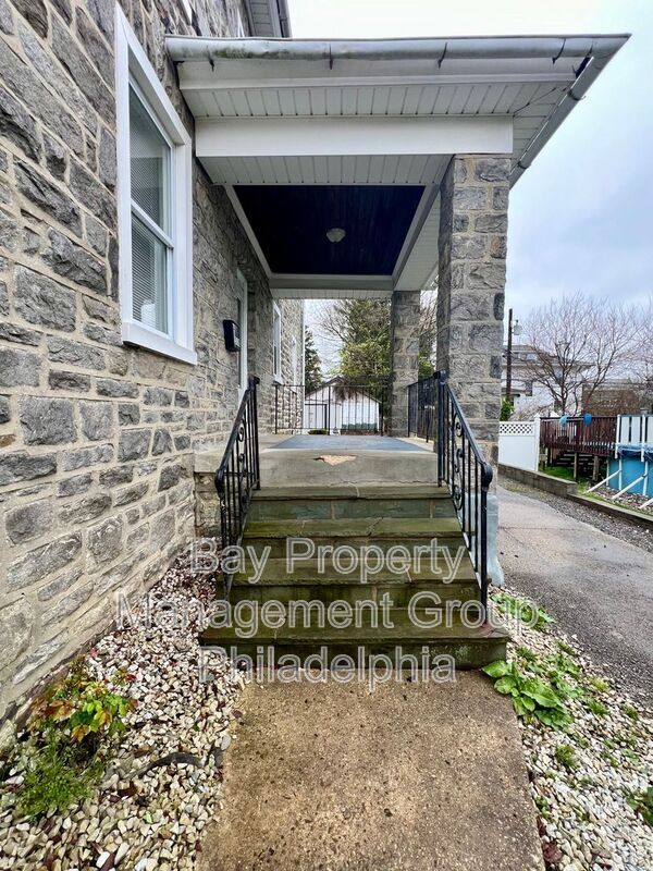 Building Photo - 510 Harper Ave