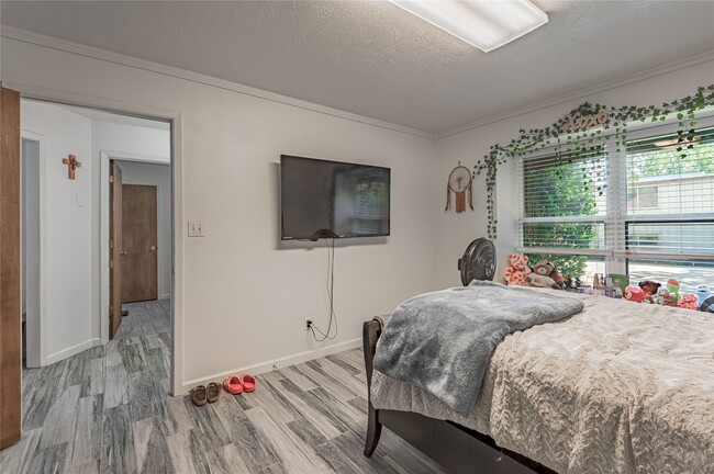 Building Photo - 2904 Old Houston Rd