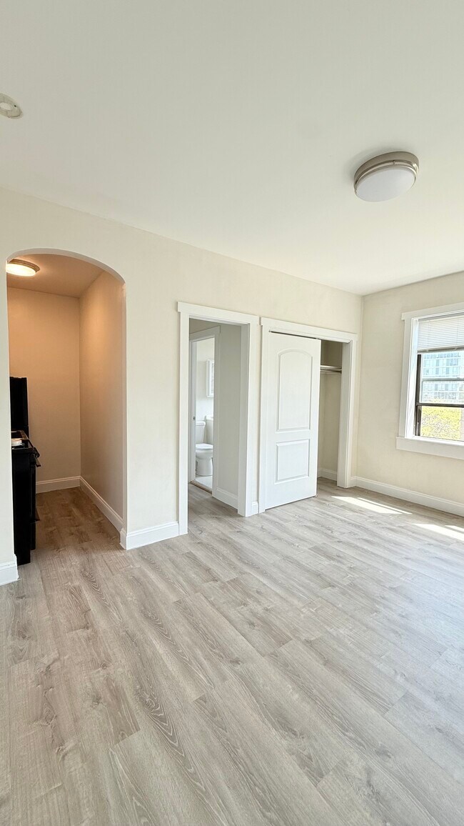 Foto del edificio - 839 W Sheridan Rd