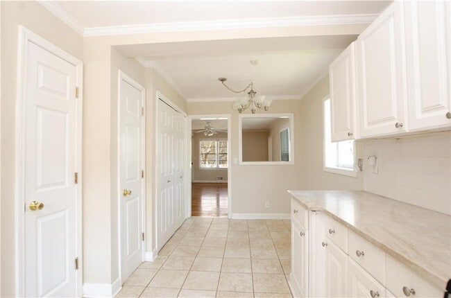 Foto del edificio - 1910 La Dawn Ln NW