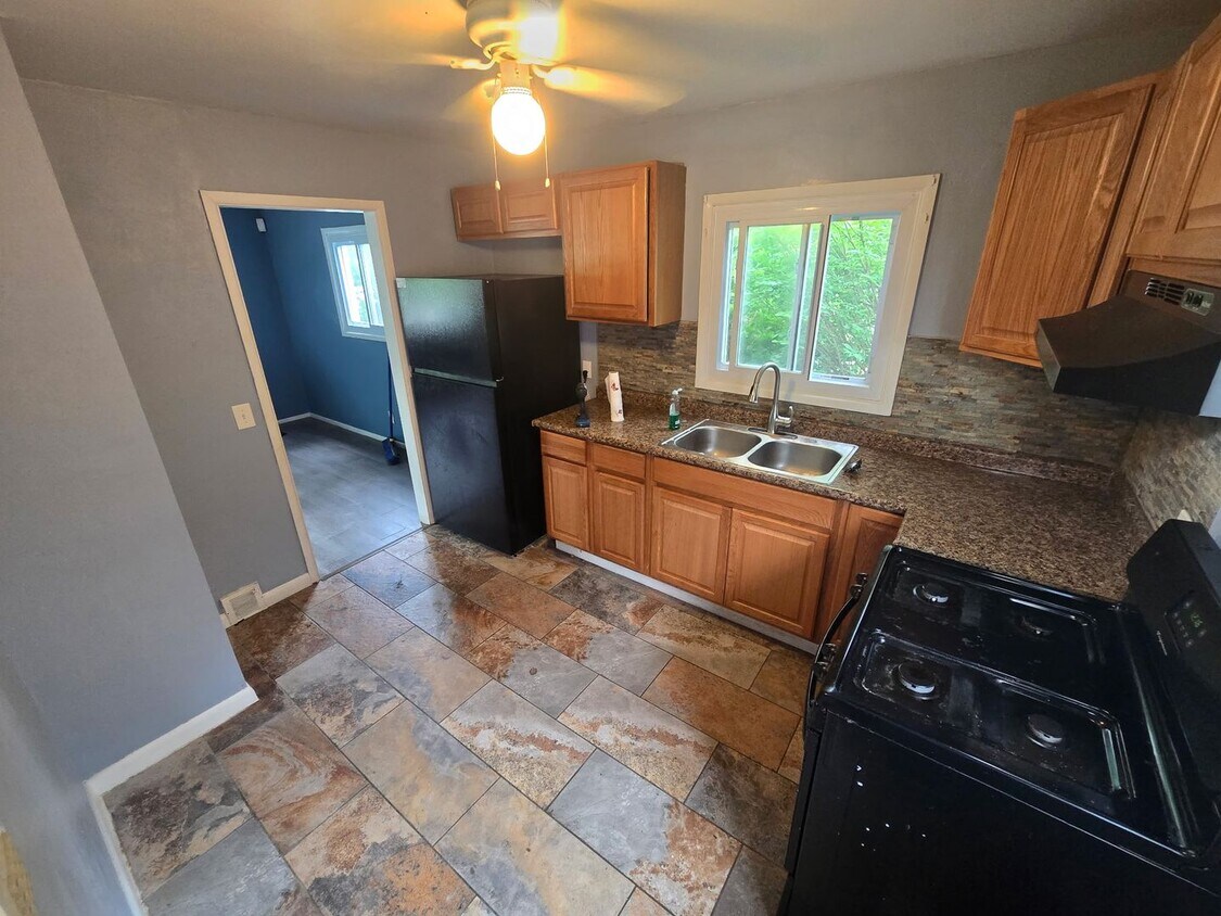 Foto principal - 3BD/ 1.5 BA Home for Rent Cleveland