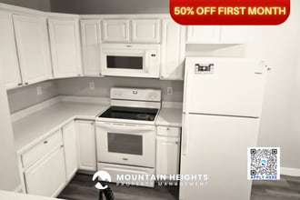 Building Photo - 26 W 7500 S