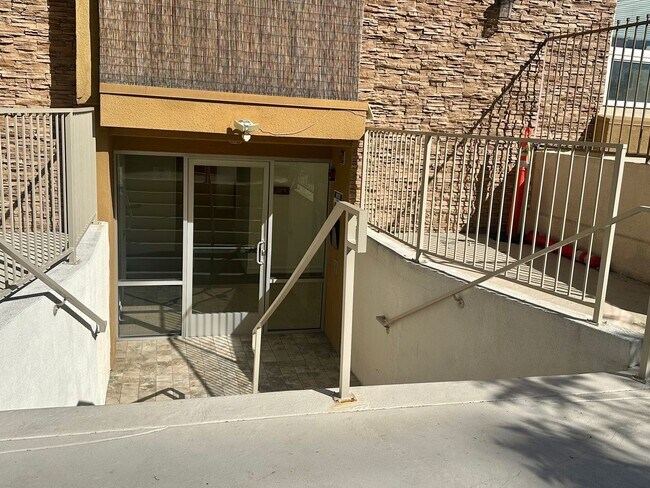 Foto del edificio - North Park 2bed/2bath with parking