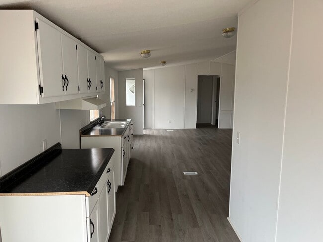 Foto del edificio - 632 British Rd