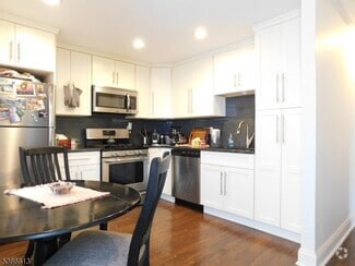Building Photo - 176 Totowa Rd