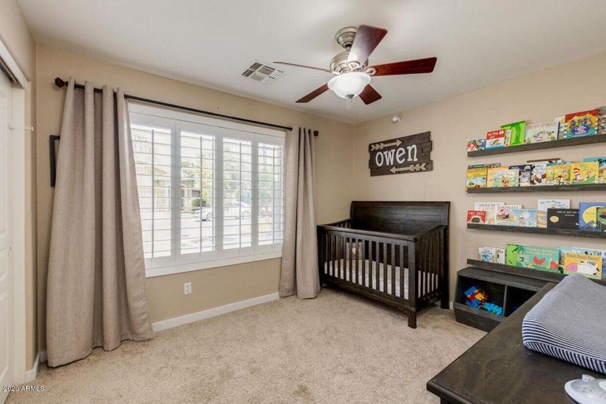Primary Photo - Rare to find Single level with pool in cor...