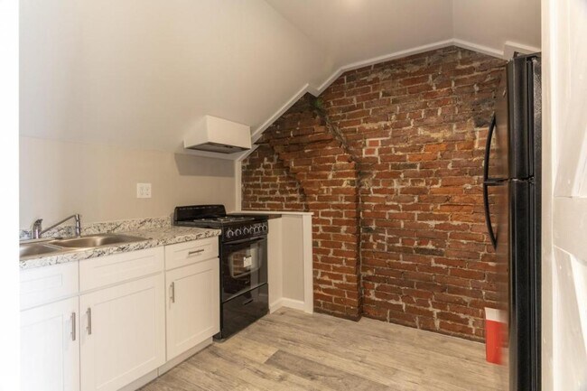 Building Photo - 439 Chestnut St