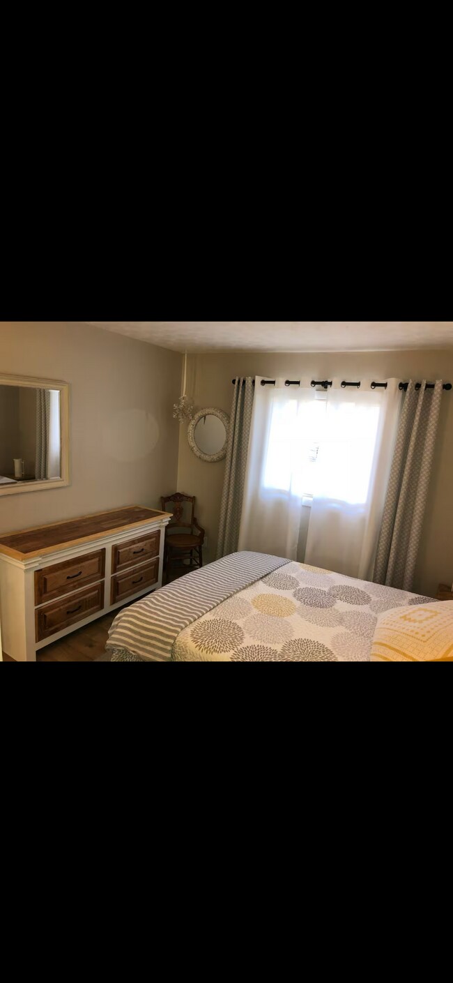 Foto del edificio - 1813 Bayview Ln