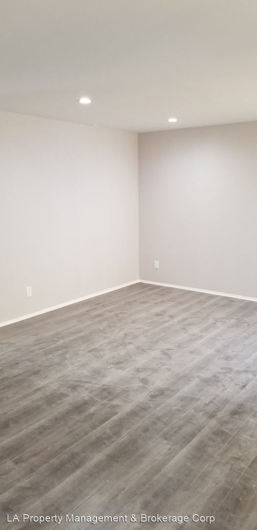 Building Photo - 2 br, 2 bath Apartment - 5007 Marathon St.