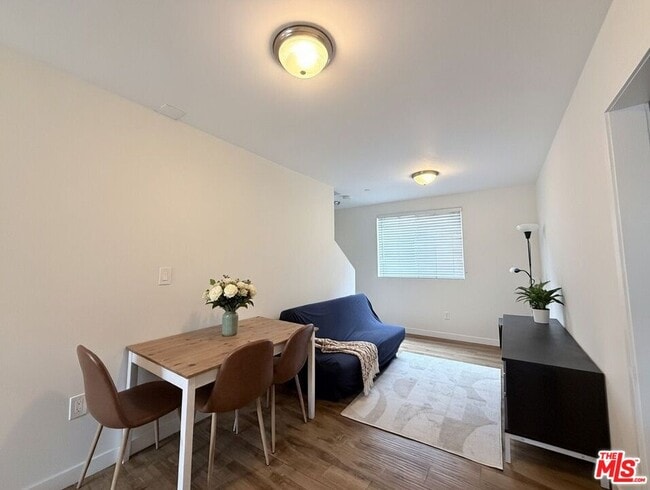 Foto del edificio - 1254 W 37th Dr