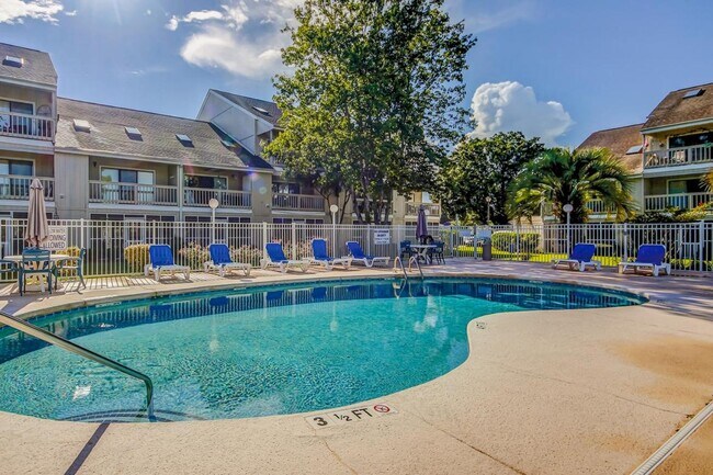 Foto del edificio - 1356 Glenns Bay Rd