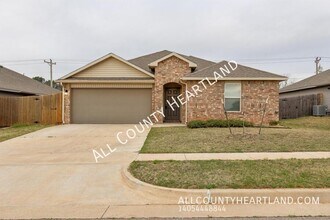 Building Photo - 3425 Molly Dr