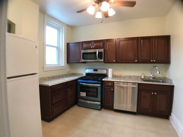 Foto principal - 5400 Broad St