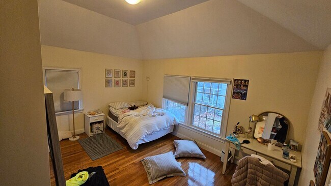 Foto del edificio - 50 Greycliff Rd