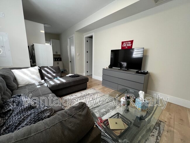 Photo du bâtiment - 830 Westview Way