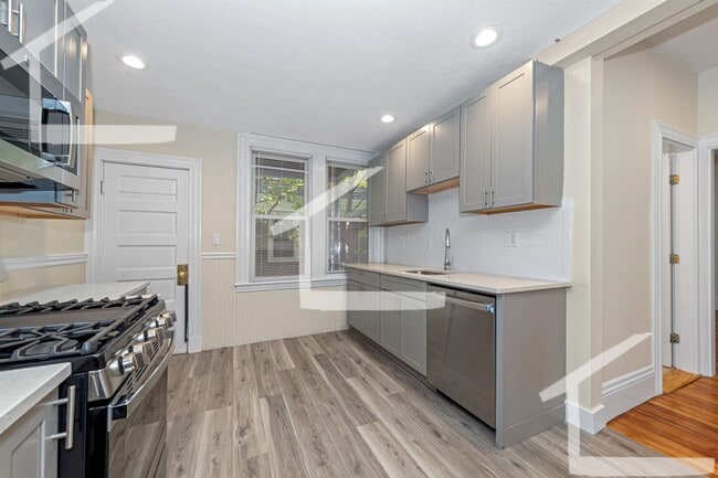 Building Photo - HOT BRIGHTON LISTINGS!!!!!