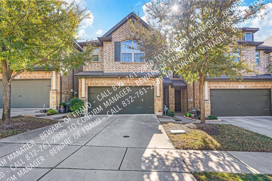 Foto principal - Very Well Maintained Fairview Townhome in ...