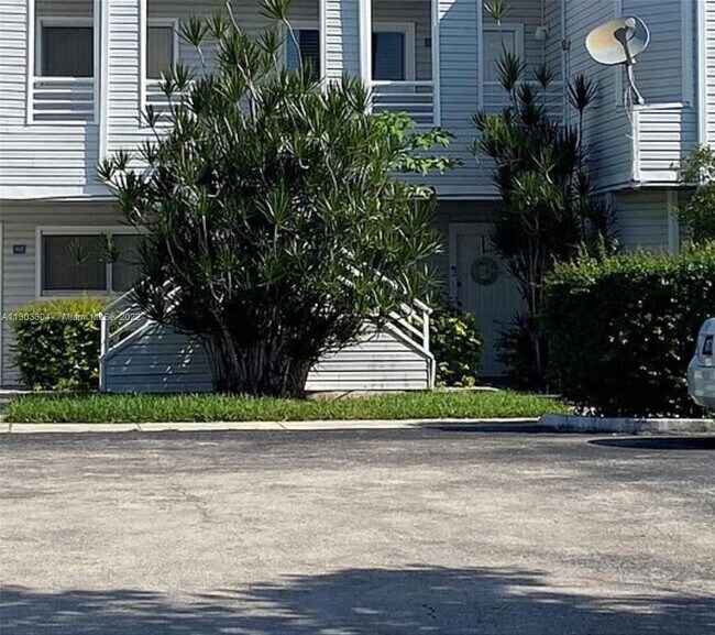 3437 NW 44th St Unit 107, Lauderdale Lakes, FL 33309 Condo for Rent
