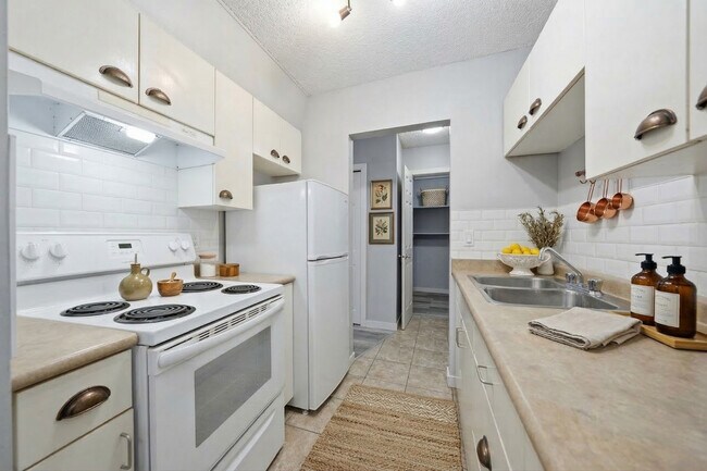 Photo du bâtiment - 205 N Av S