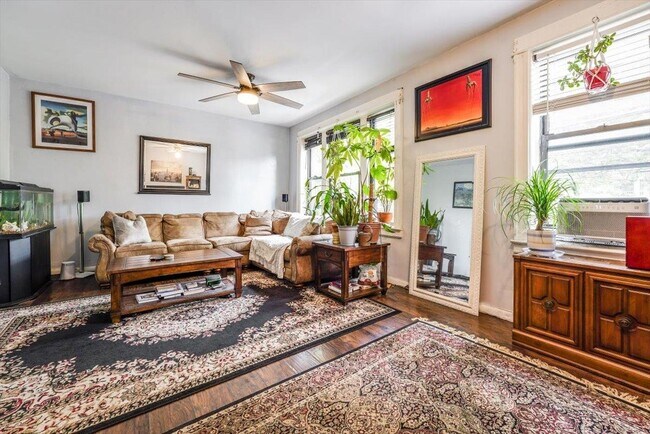 Foto del edificio - 8300 2nd Ave