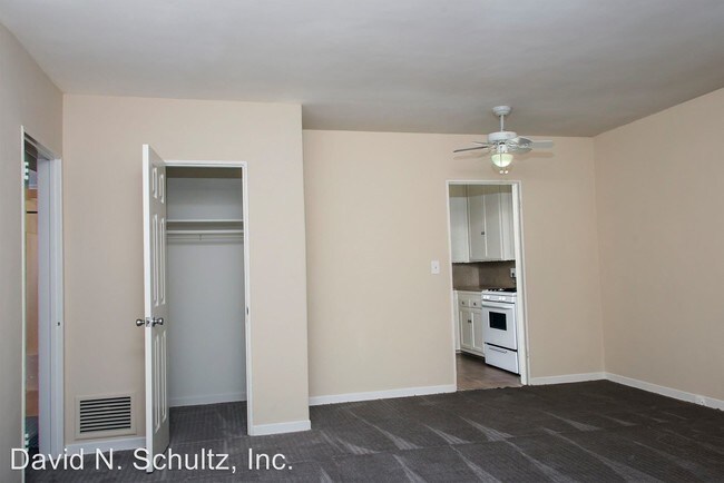 Building Photo - 877 S Marengo Ave