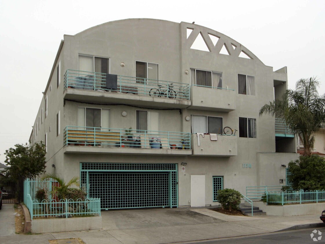 1138 Magnolia Ave, Los Angeles, CA 90006 Apartments in Los Angeles