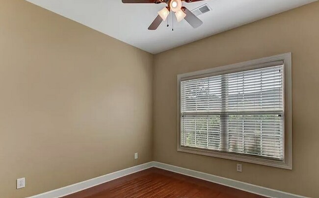 Building Photo - EXCELLENT LOCATION! 5 Bedroom home in gate...