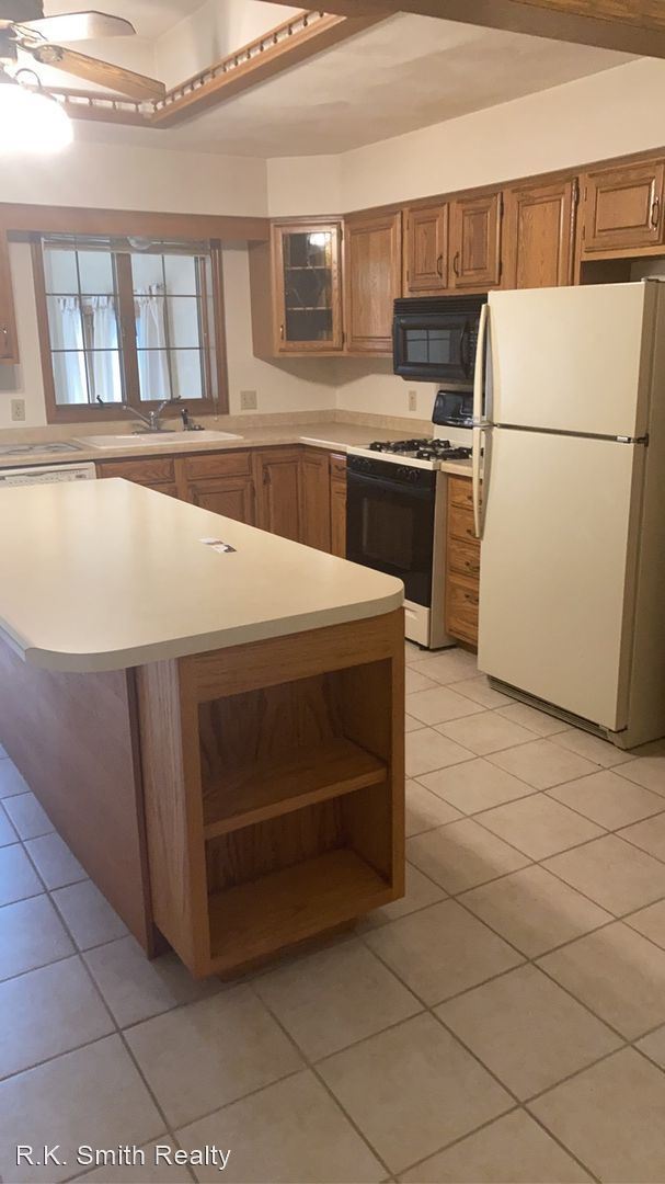 Building Photo - 3 br, 2 bath House - 1135 Alpine Road