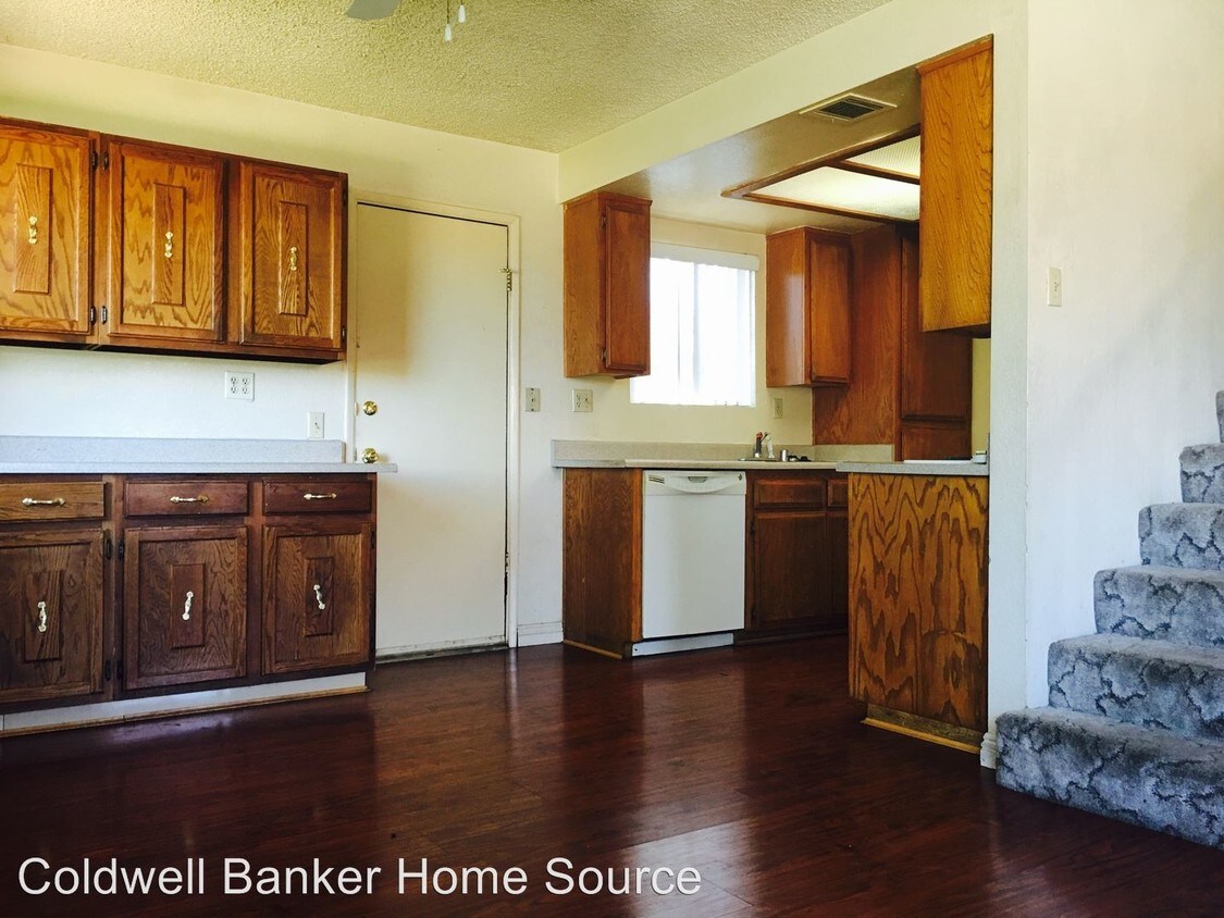 Building Photo - 15459 Tokay St