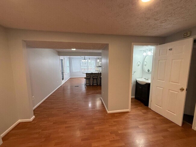 Foto del edificio - 8302 White Star Ct