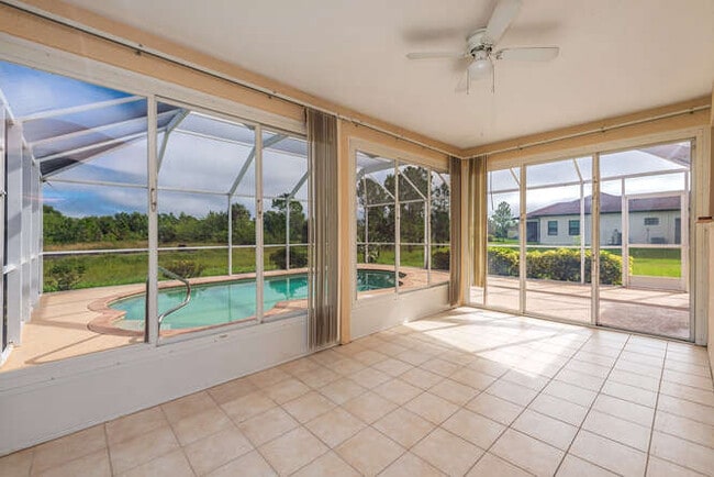 Foto del edificio - 3561 22nd Ave NE