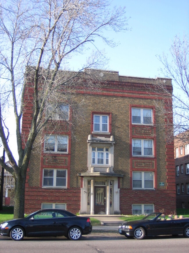 Building Photo - 908 Grand Ave