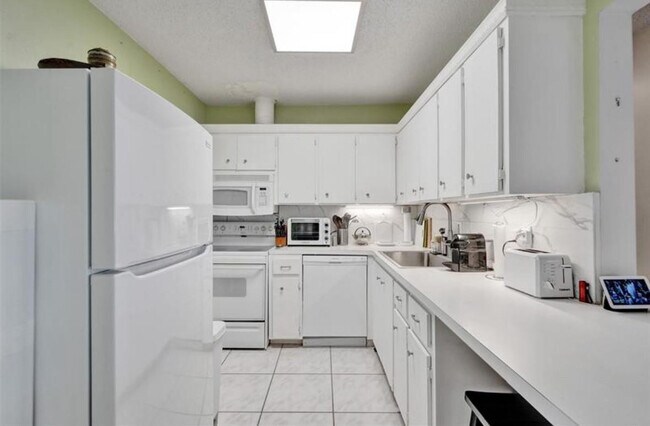 Foto del edificio - 6750 NE 21st Rd