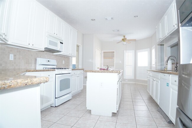 Foto del edificio - 13714 Pear Woods Ct