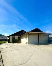 Building Photo - 3465 Magnums Way