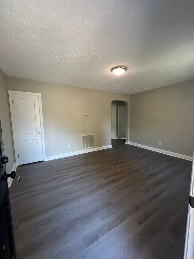 Building Photo - 4501 Chipoax Ave