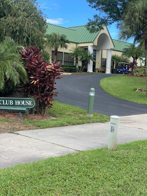 Foto del edificio - 4215 Gator Trace Ave