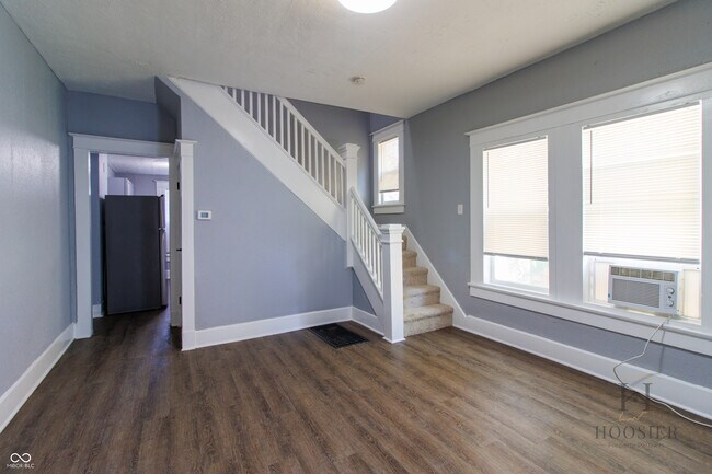Building Photo - 616 N Temple Ave
