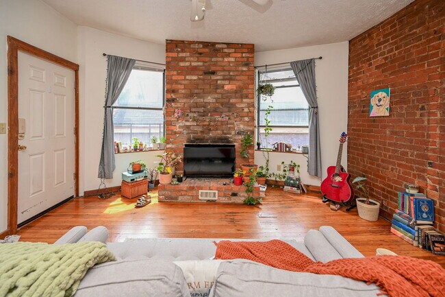 Photo - 3207 Vine St Apartment