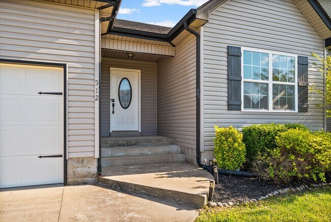 Foto del edificio - Pet Friendly Three Bedroom!