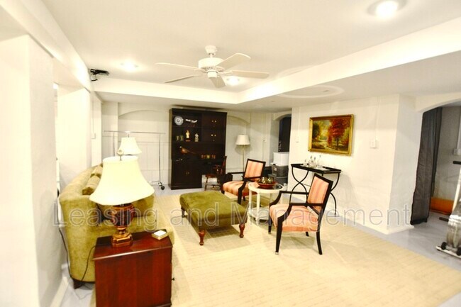 Building Photo - 120 S Battery St