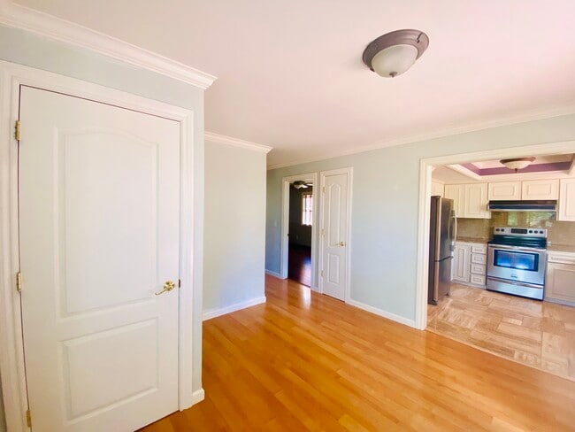 Foto del edificio - 14002 Hemlock Dr