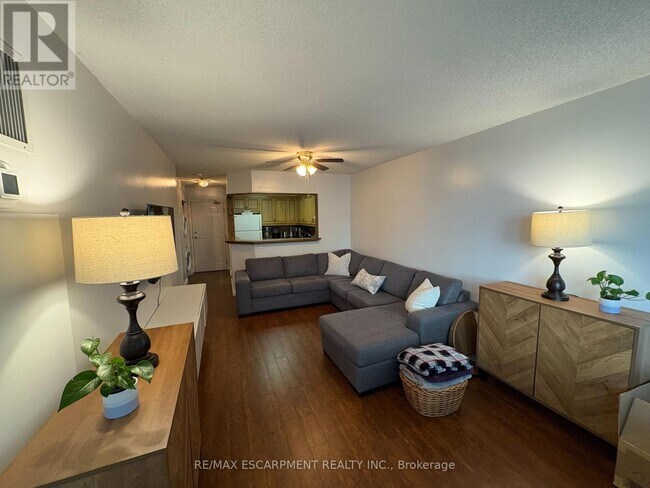 Photo du bâtiment - 103-1270 MAPLE CROSSING Blvd