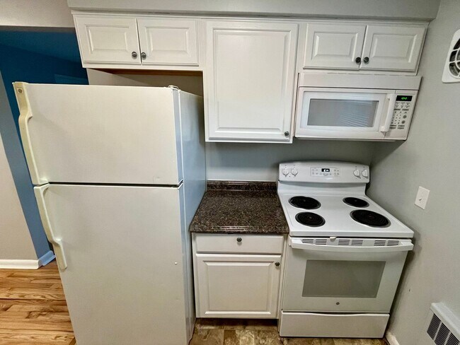 Foto del edificio - 2739 Lafeuille Ave