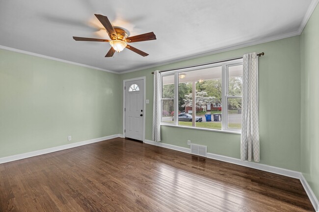 Foto del edificio - 205 Fieldstone Cir