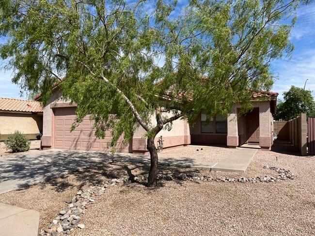 Building Photo - 11242 E Quarry Ave