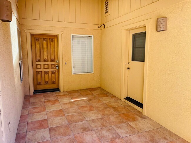 Foto del edificio - 155 Canyon Diablo Rd
