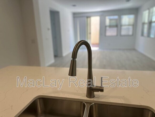 Photo - 3809 N 100th Dr House